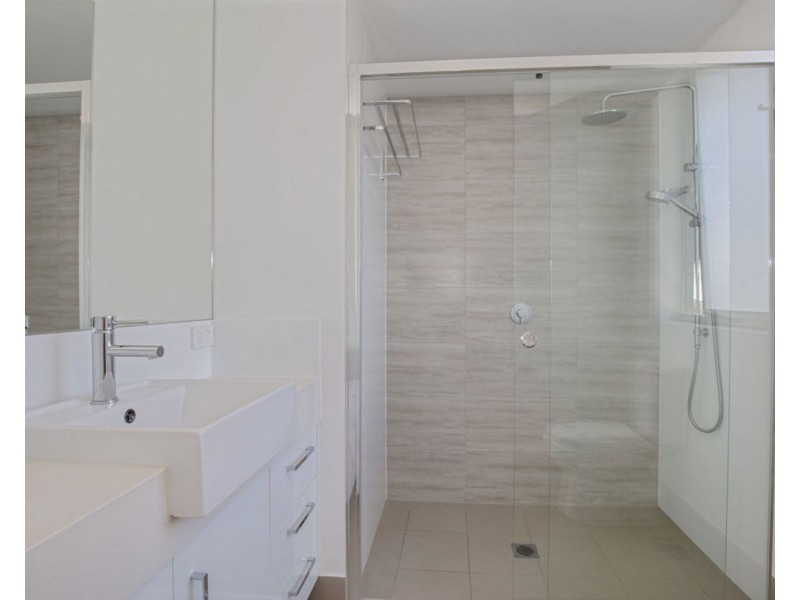 802/26 Spendelove Avenue, Southport QLD 4215