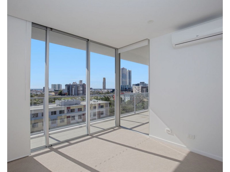 802/26 Spendelove Avenue, Southport QLD 4215