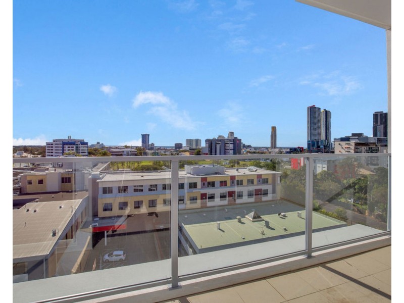 802/26 Spendelove Avenue, Southport QLD 4215