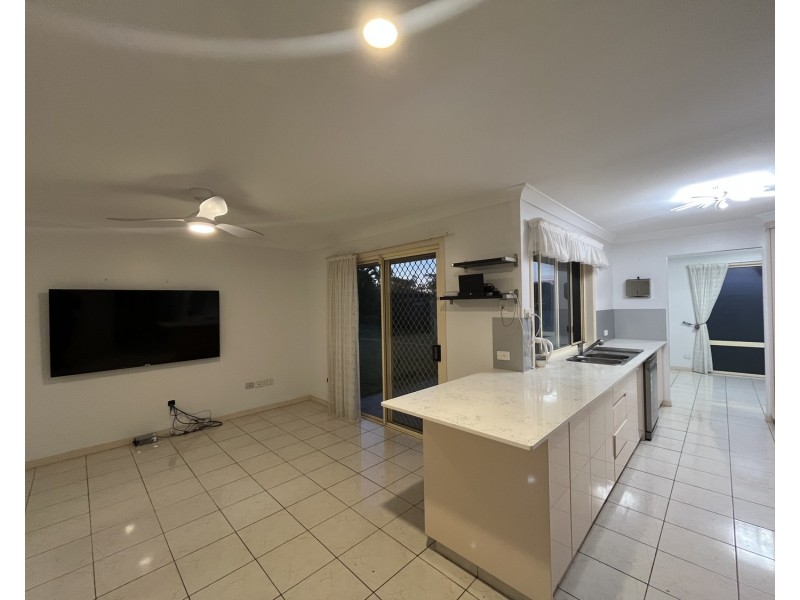 7 Cherry Hill Crescent, Parkwood QLD 4214