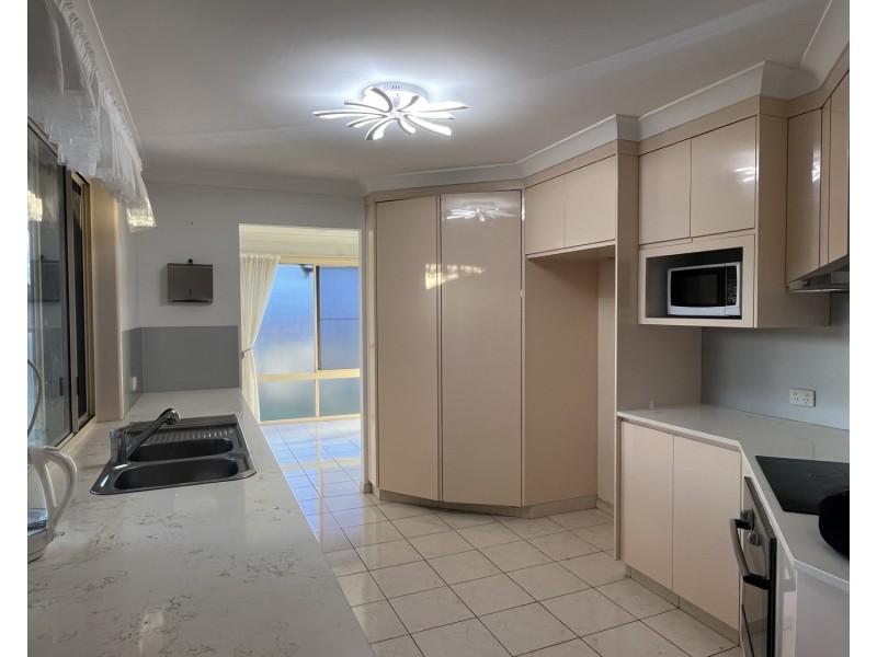 7 Cherry Hill Crescent, Parkwood QLD 4214