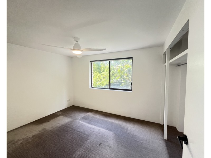 4/61 Frank Street, Labrador QLD 4215