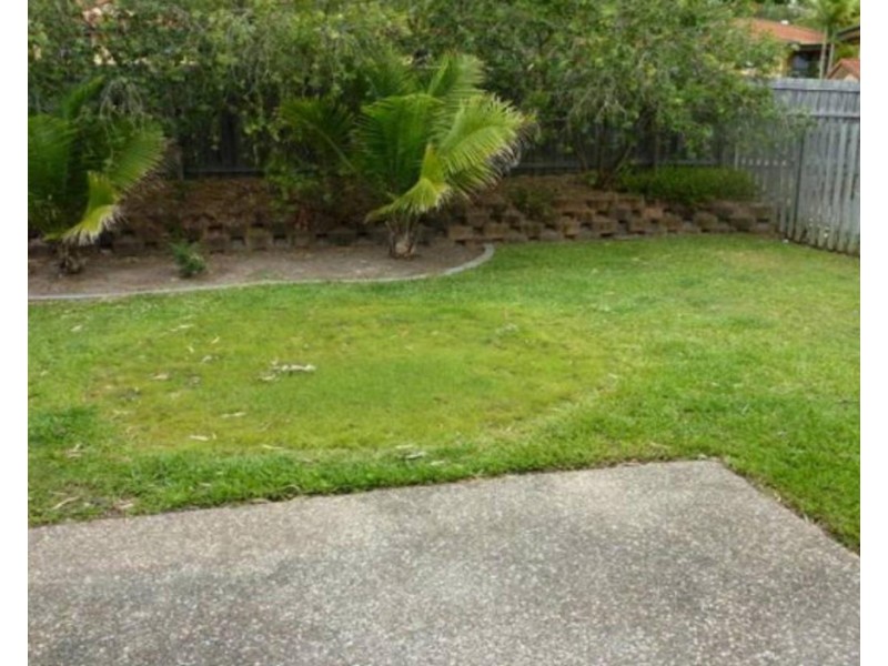 174 Greenacre Drive, Arundel QLD 4214