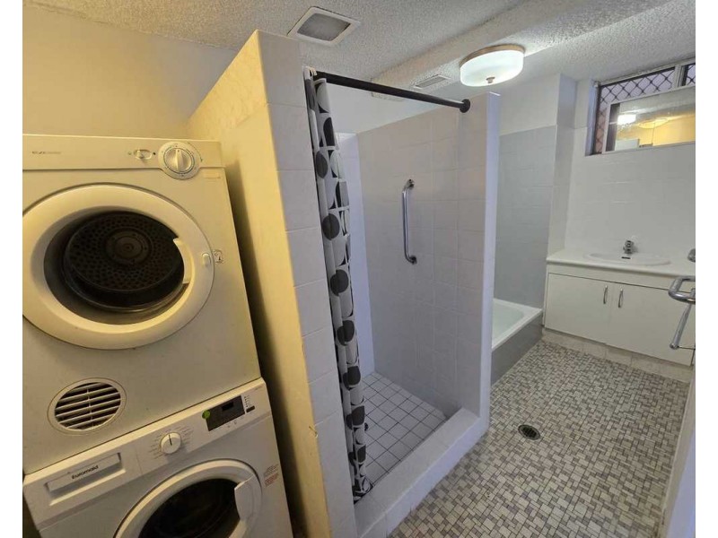 14/4 Marine Parade, Southport QLD 4215