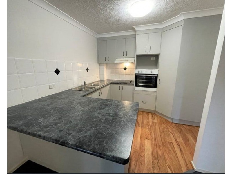 2/28 Sykes Court, Southport QLD 4215