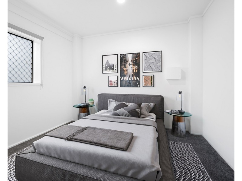 1/2 Ellen Street, Southport QLD 4215