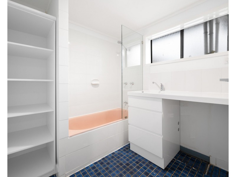 1/2 Ellen Street, Southport QLD 4215