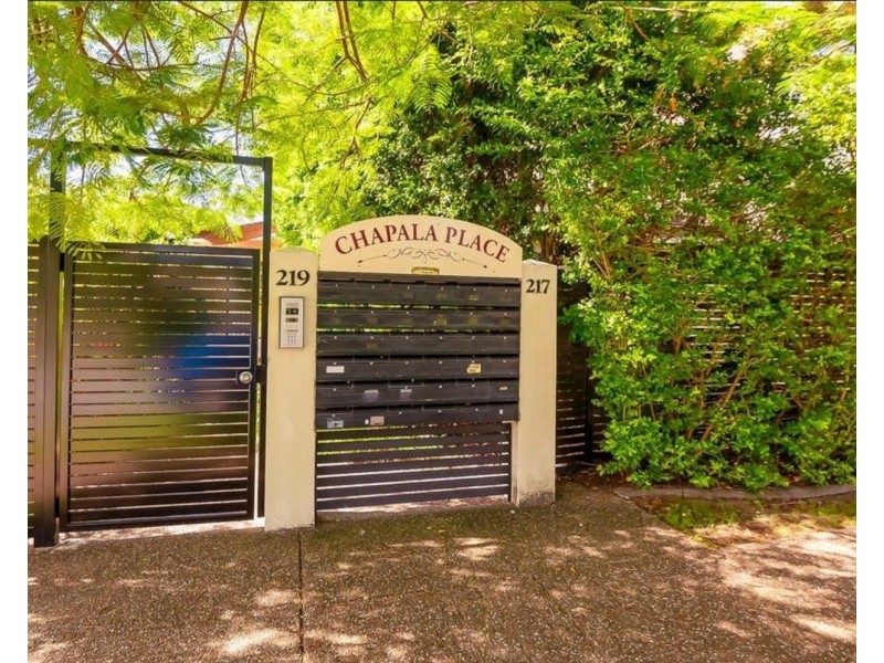 18/217 Scarborough Street, Southport QLD 4215