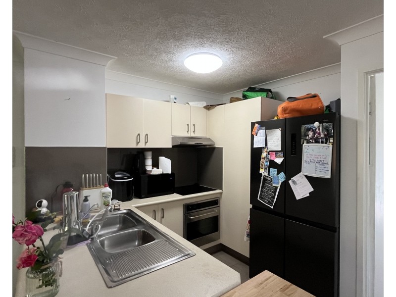 18/217 Scarborough Street, Southport QLD 4215