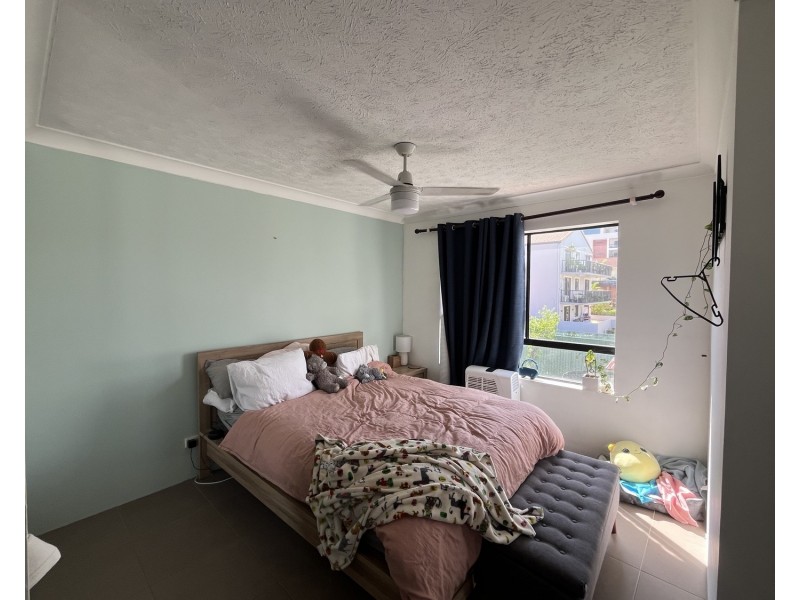 18/217 Scarborough Street, Southport QLD 4215