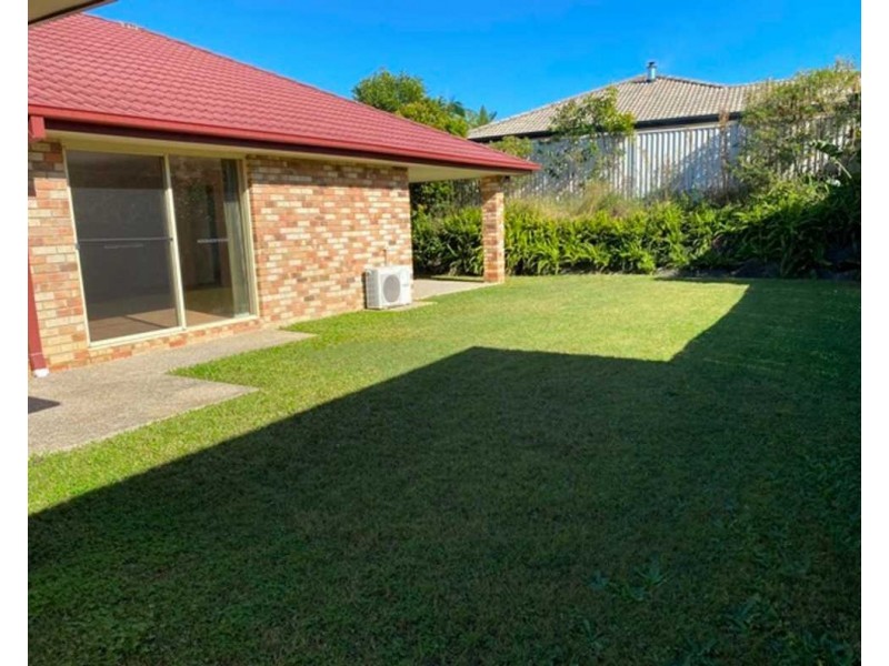 91 Crestwood Drive, Molendinar QLD 4214