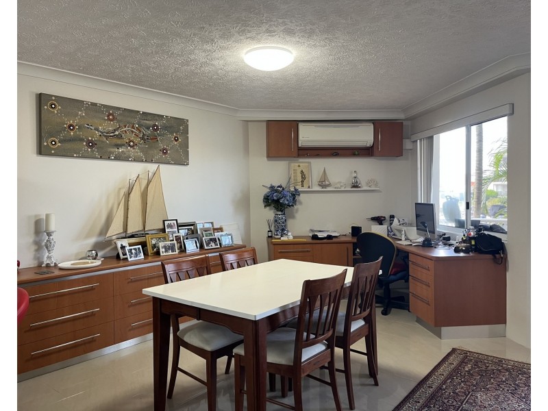 4/20 Canal Avenue, Runaway Bay QLD 4216