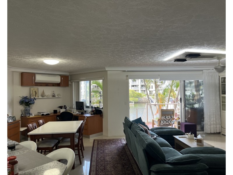 4/20 Canal Avenue, Runaway Bay QLD 4216