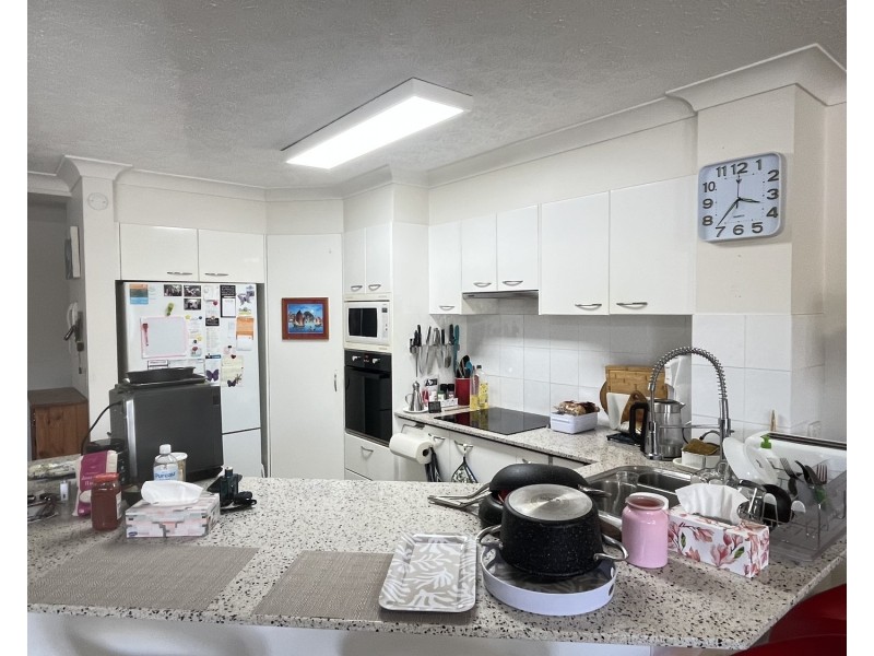 4/20 Canal Avenue, Runaway Bay QLD 4216