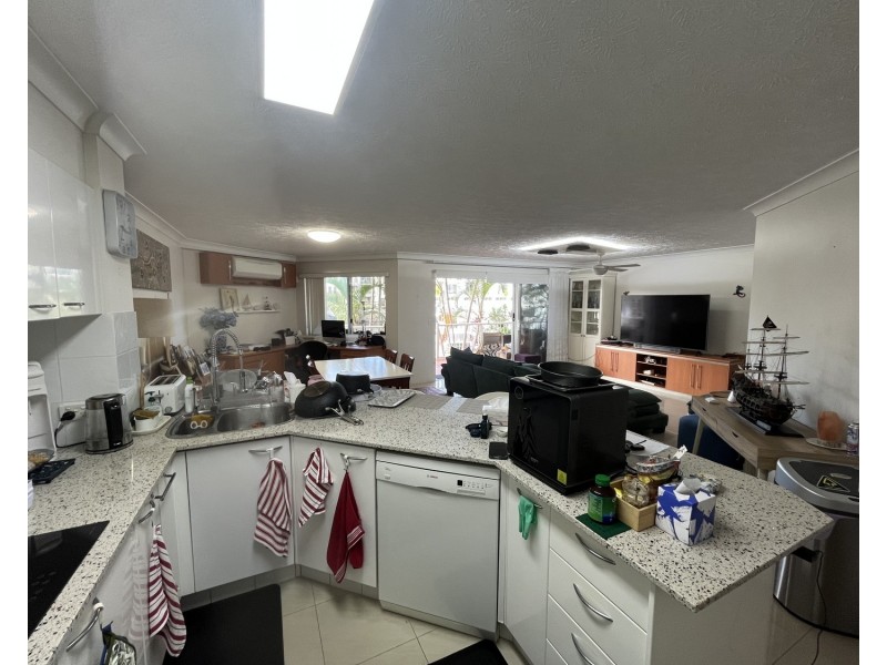 4/20 Canal Avenue, Runaway Bay QLD 4216