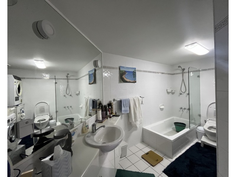 4/20 Canal Avenue, Runaway Bay QLD 4216