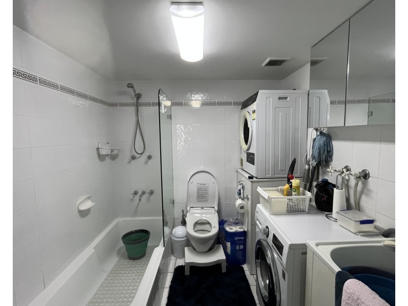 4/20 Canal Avenue, Runaway Bay QLD 4216