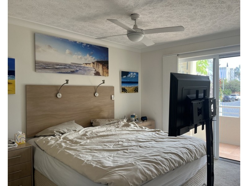 4/20 Canal Avenue, Runaway Bay QLD 4216