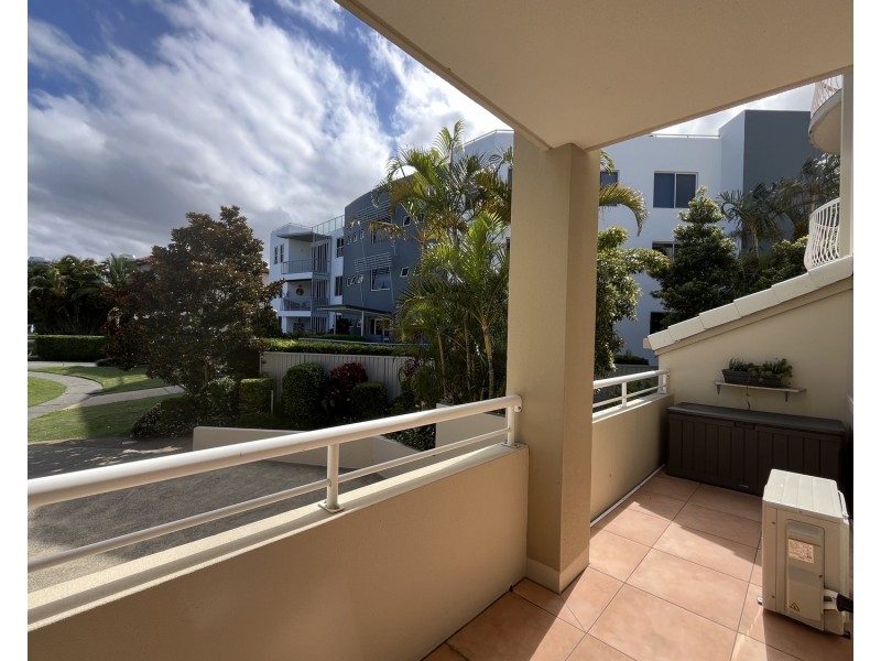 4/20 Canal Avenue, Runaway Bay QLD 4216