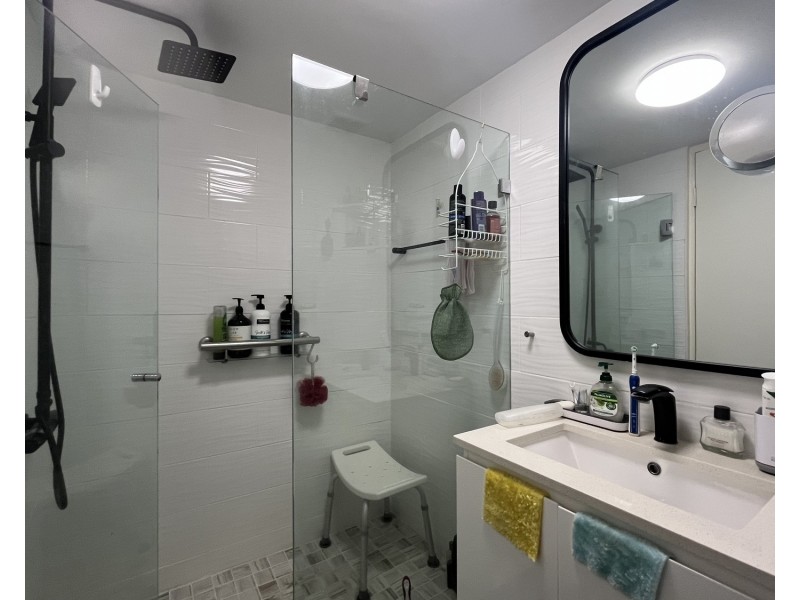 4/20 Canal Avenue, Runaway Bay QLD 4216