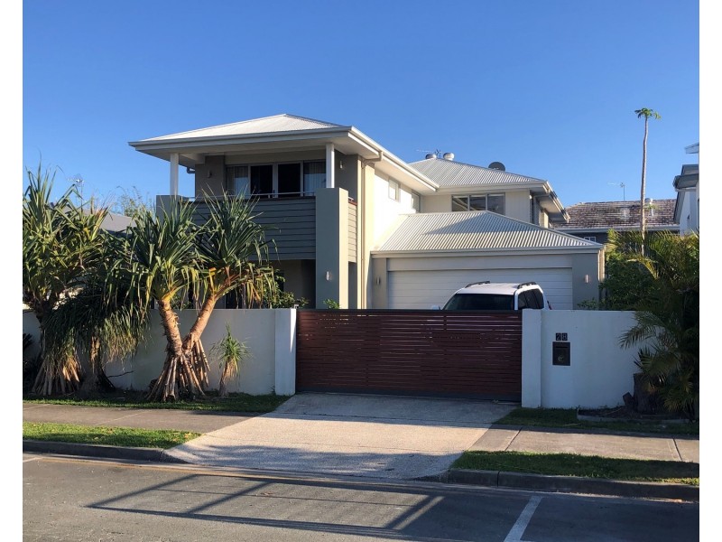 28 Grant Avenue, Hope Island QLD 4212