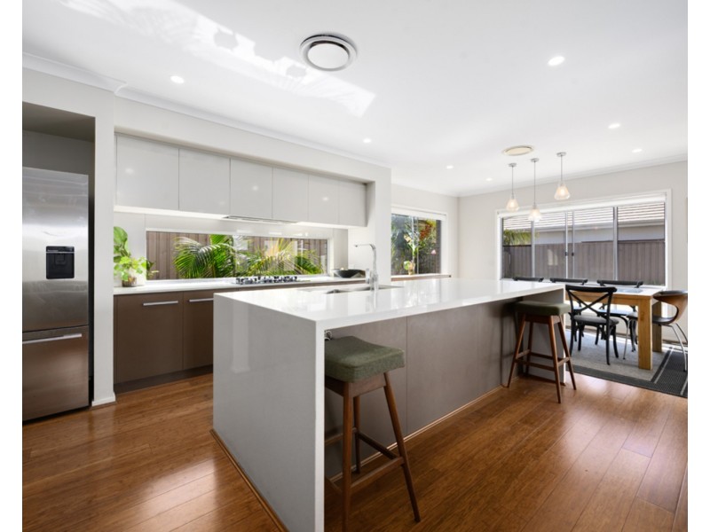 28 Grant Avenue, Hope Island QLD 4212