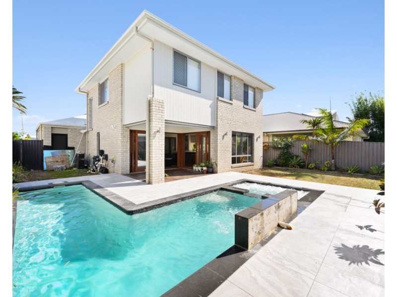 28 Grant Avenue, Hope Island QLD 4212