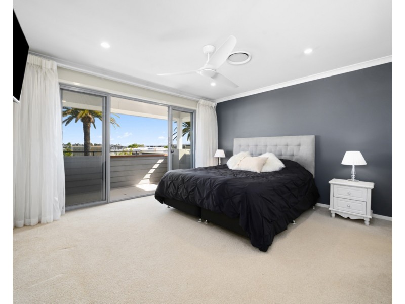 28 Grant Avenue, Hope Island QLD 4212