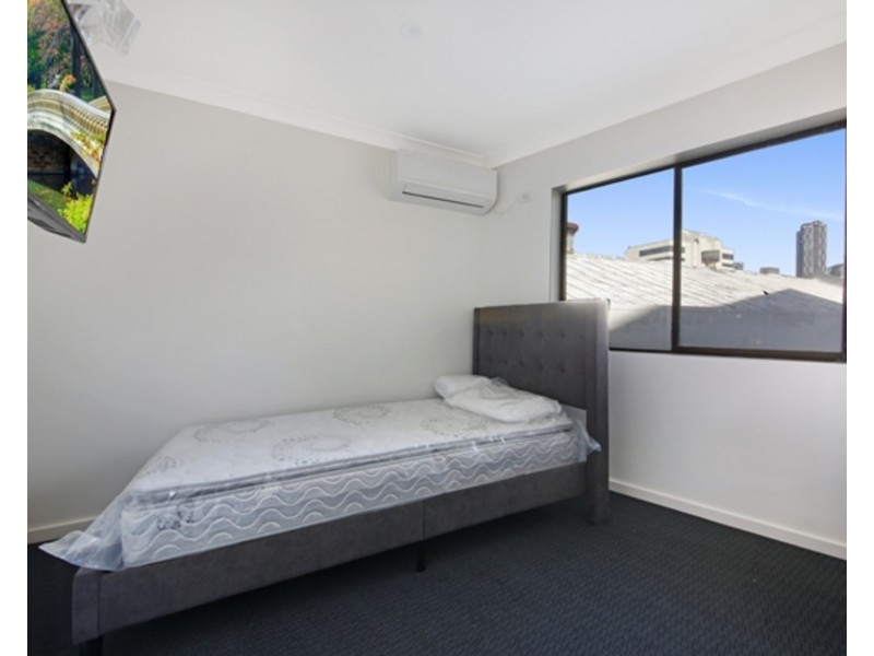 8/36 Nerang Street, Southport QLD 4215