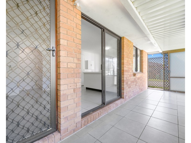 2/16 Telopea Street, Labrador QLD 4215