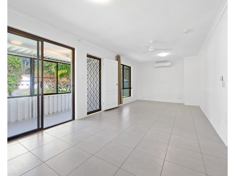 2/16 Telopea Street, Labrador QLD 4215