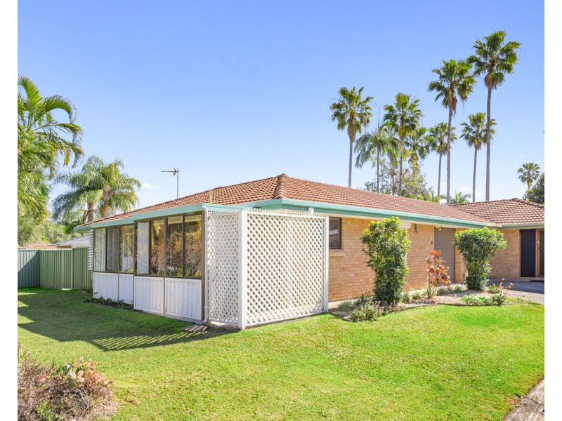 2/16 Telopea Street, Labrador QLD 4215