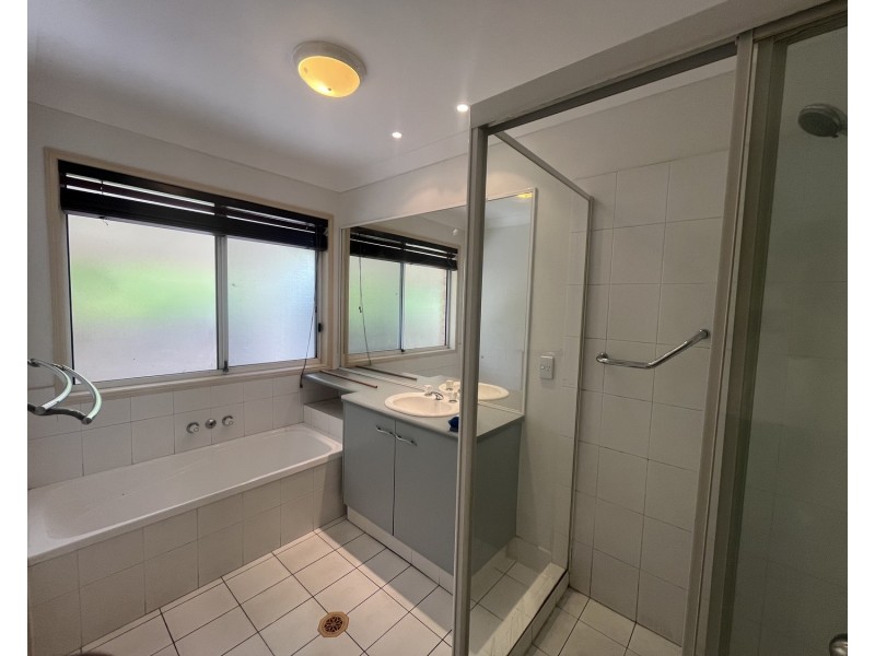 2 Tewantin Close, Parkwood QLD 4214