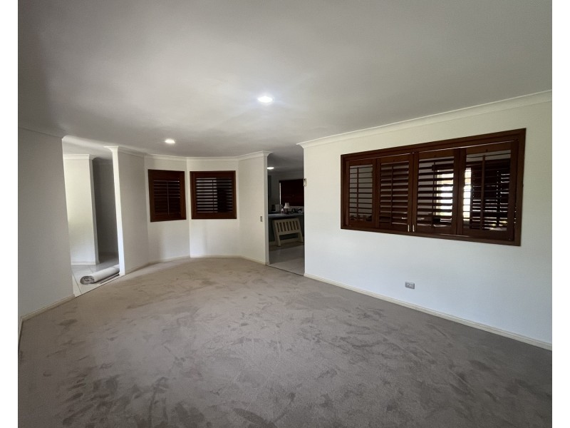 2 Tewantin Close, Parkwood QLD 4214