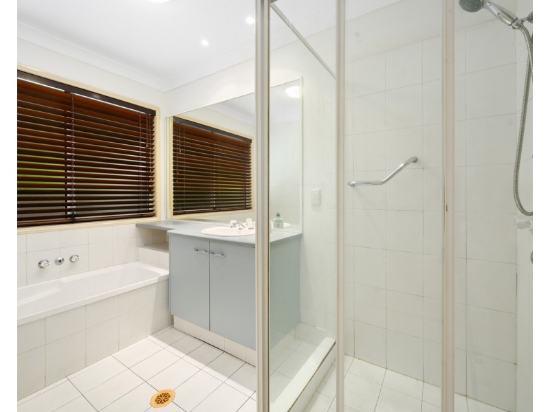 2 Tewantin Close, Parkwood QLD 4214