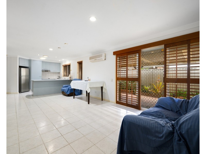 2 Tewantin Close, Parkwood QLD 4214