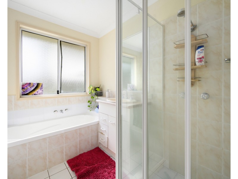 2/128 Greenacre Drive, Parkwood QLD 4214