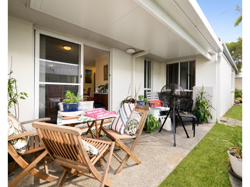 2/128 Greenacre Drive, Parkwood QLD 4214