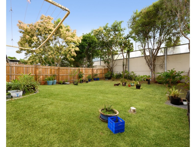 2/128 Greenacre Drive, Parkwood QLD 4214