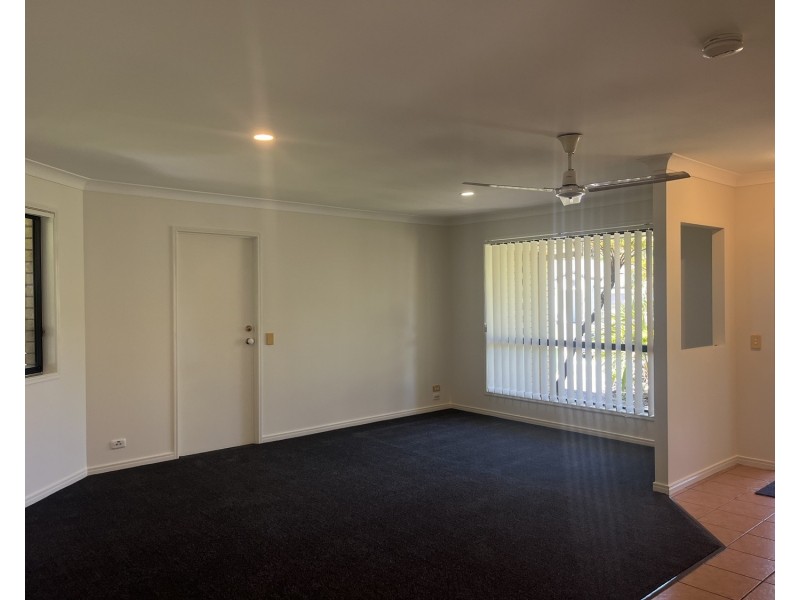 3 Chelmsford Place, Parkwood QLD 4214