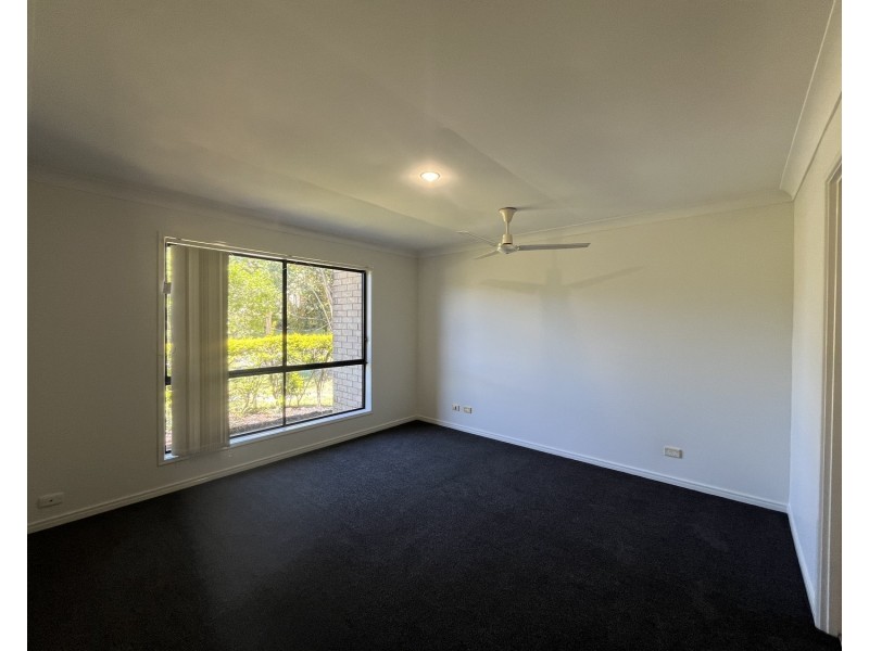 3 Chelmsford Place, Parkwood QLD 4214