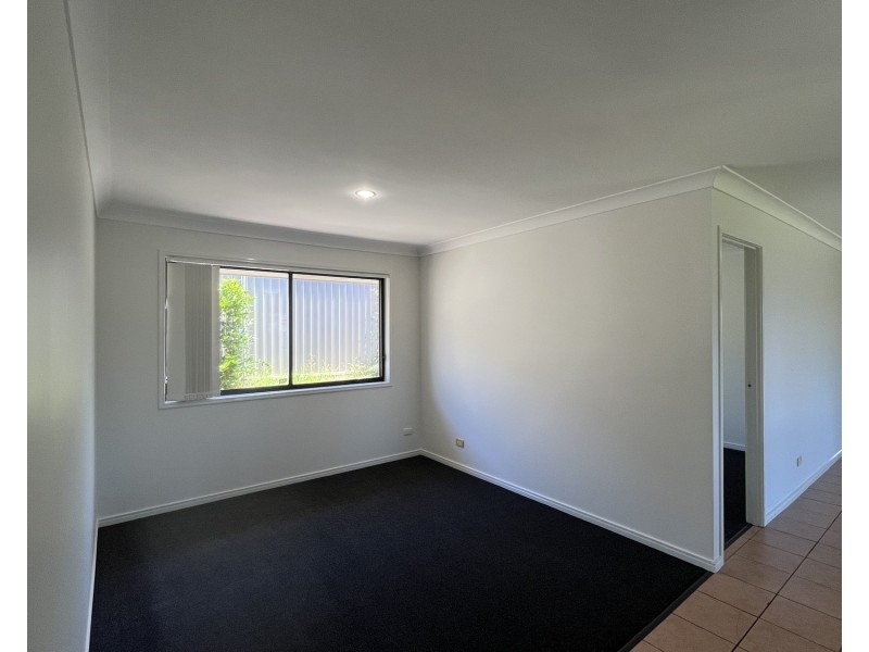 3 Chelmsford Place, Parkwood QLD 4214