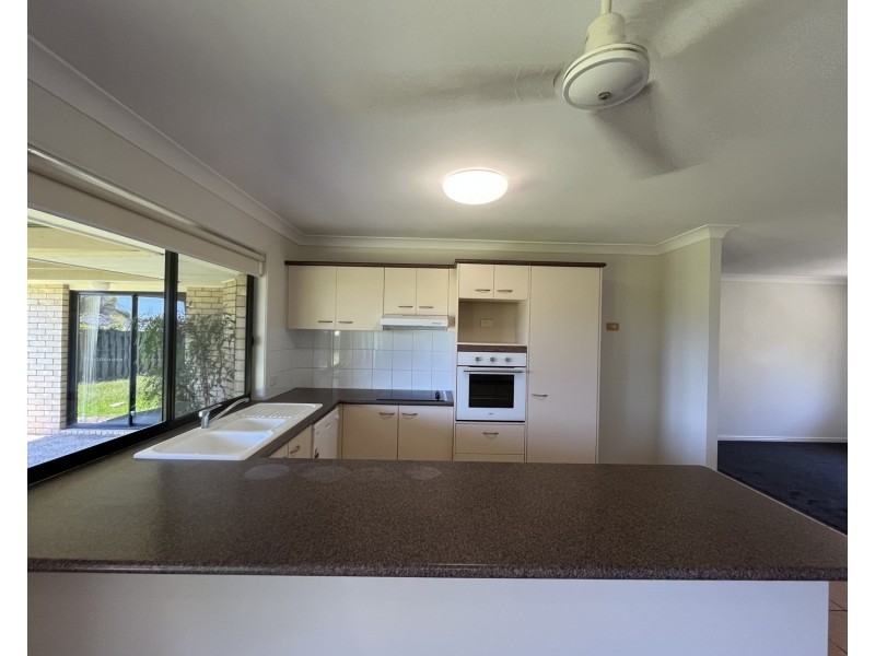 3 Chelmsford Place, Parkwood QLD 4214