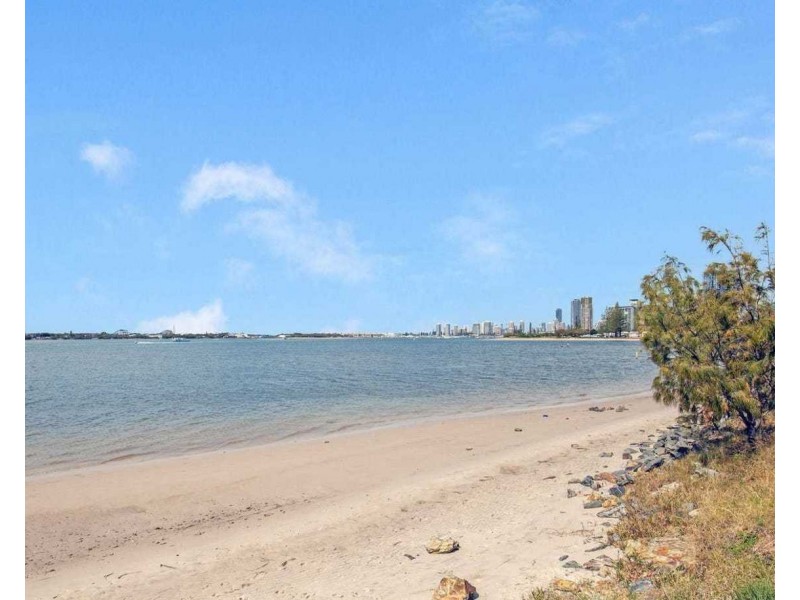 34/224 Marine Parade, Labrador QLD 4215