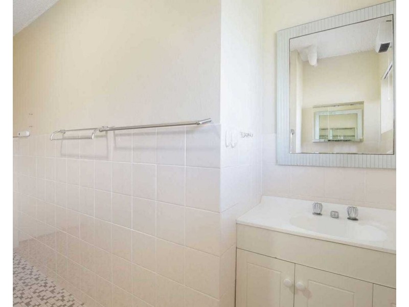 34/224 Marine Parade, Labrador QLD 4215