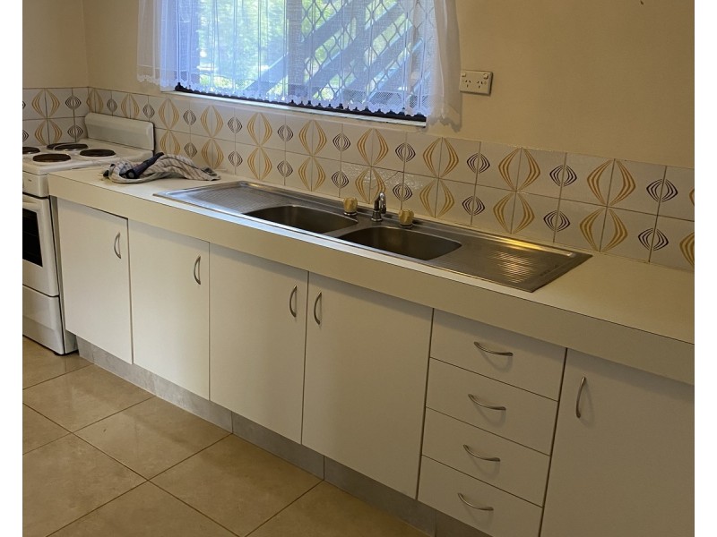 2/8 Christina Court, Broadbeach QLD 4218