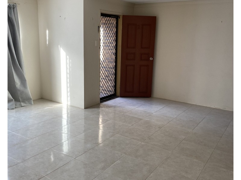 2/8 Christina Court, Broadbeach QLD 4218