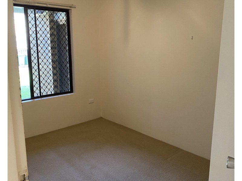 2/8 Christina Court, Broadbeach QLD 4218