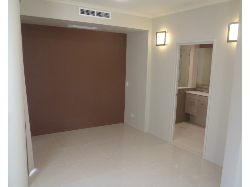 1/20 Lawson Street, Southport QLD 4215