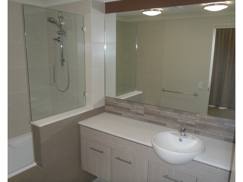 1/20 Lawson Street, Southport QLD 4215